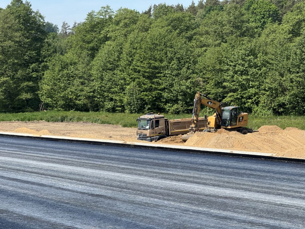 Prace przy drogach pobocznych przy km 35+850