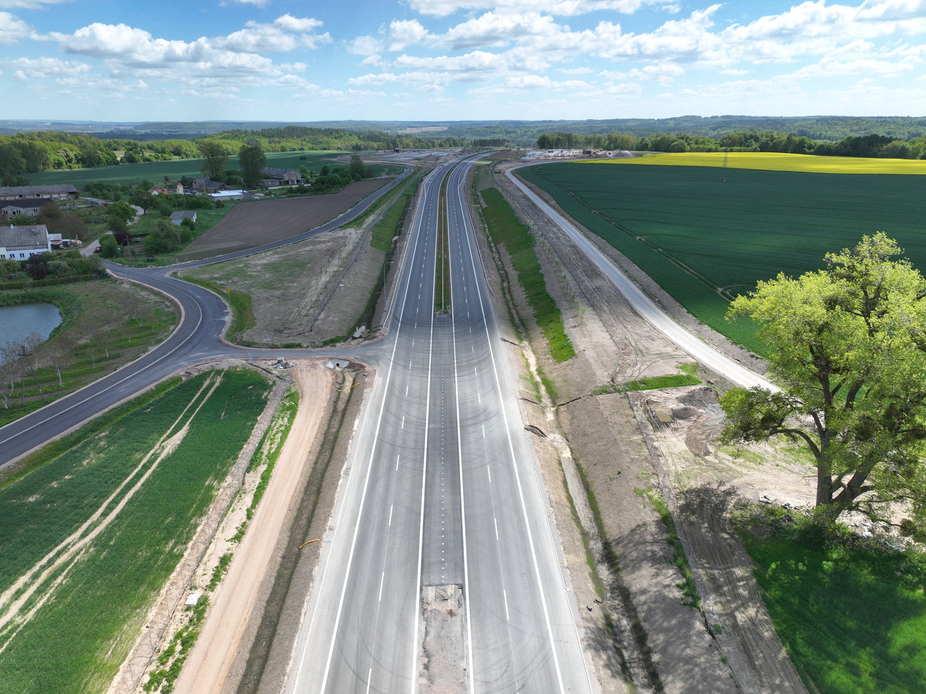 Widok na drogę DG2, obiekt WD-44 oraz Trasę Główną w km 31+470 (5)